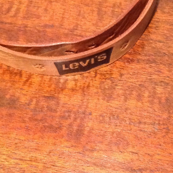 Off to the races leather belt - Picture 2 of 7